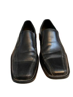 Mens 10.5 Claiborne black leather and man made loafers